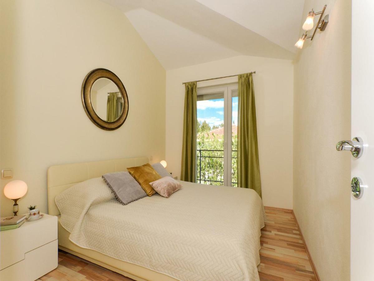 Mar Deluxe Apartments Trogir Exterior foto